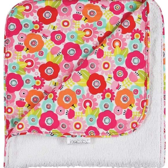 Iotababy Matching Bib and Burp Cloth 2-pc Set Pink - Picture 4 of 4